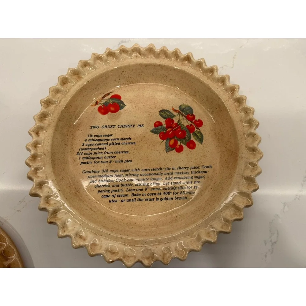 Vintage‎ Ceramic Blueberry Pie Dish w Lid and Recipe Speckled Tan 11 Inch Baker